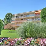 Modern Family Home 5 min to Beach +Pool +Garage